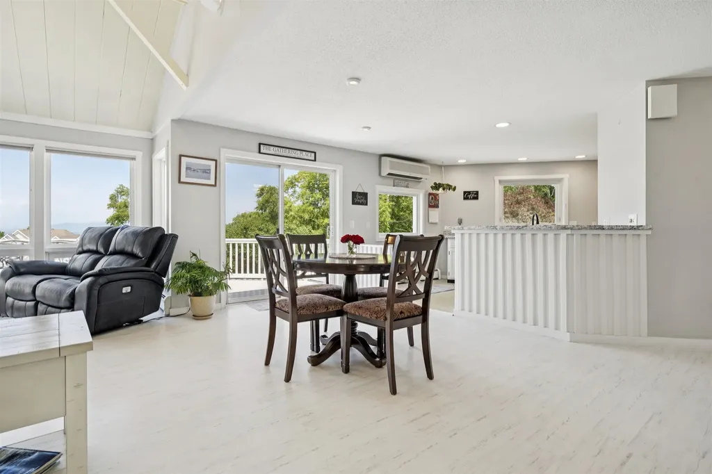 6 Beacon Hill Road Gilford NH 03249