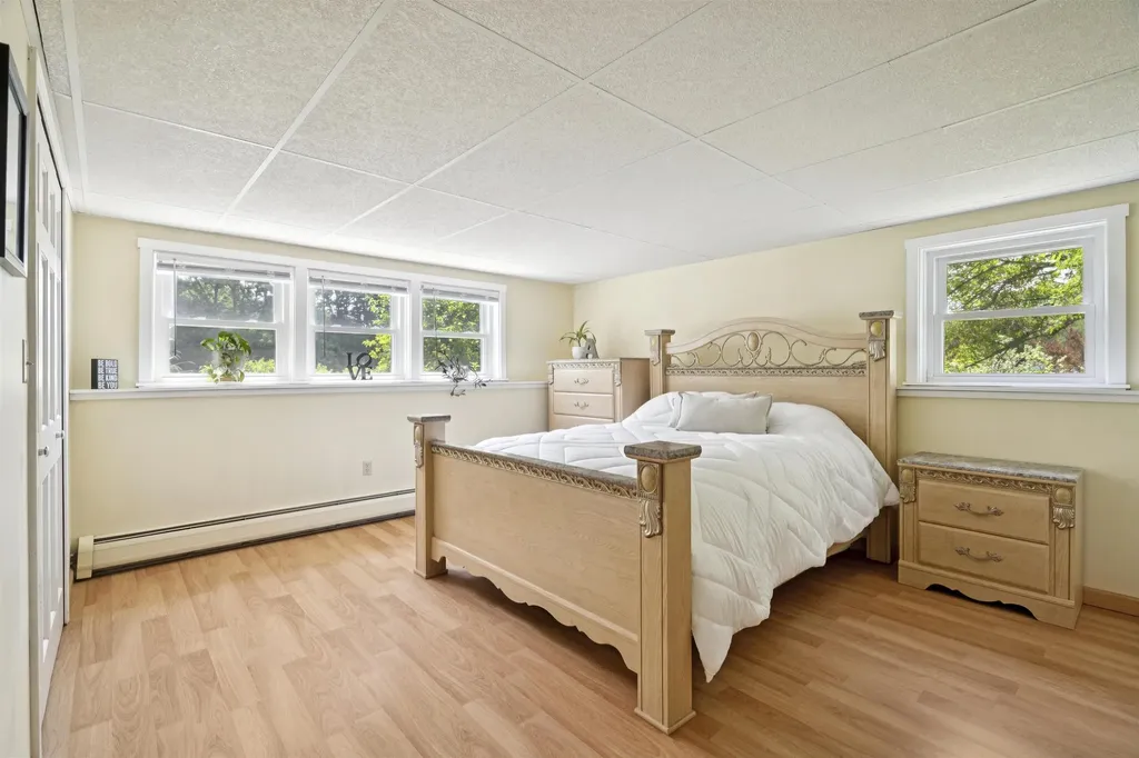 6 Beacon Hill Road Gilford NH 03249