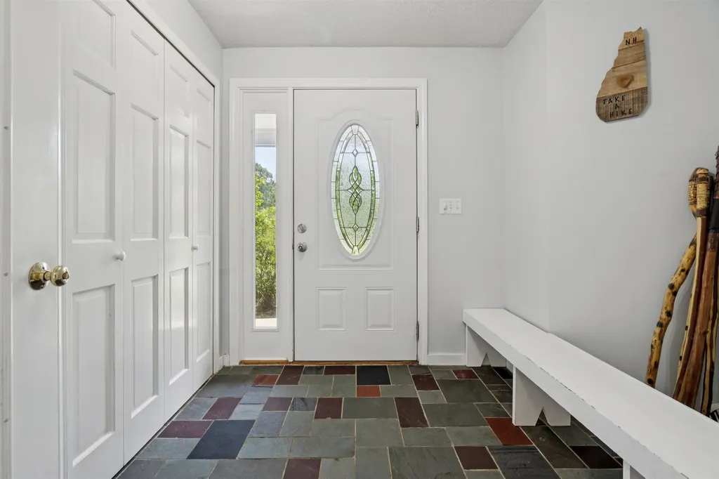 6 Beacon Hill Road Gilford NH 03249