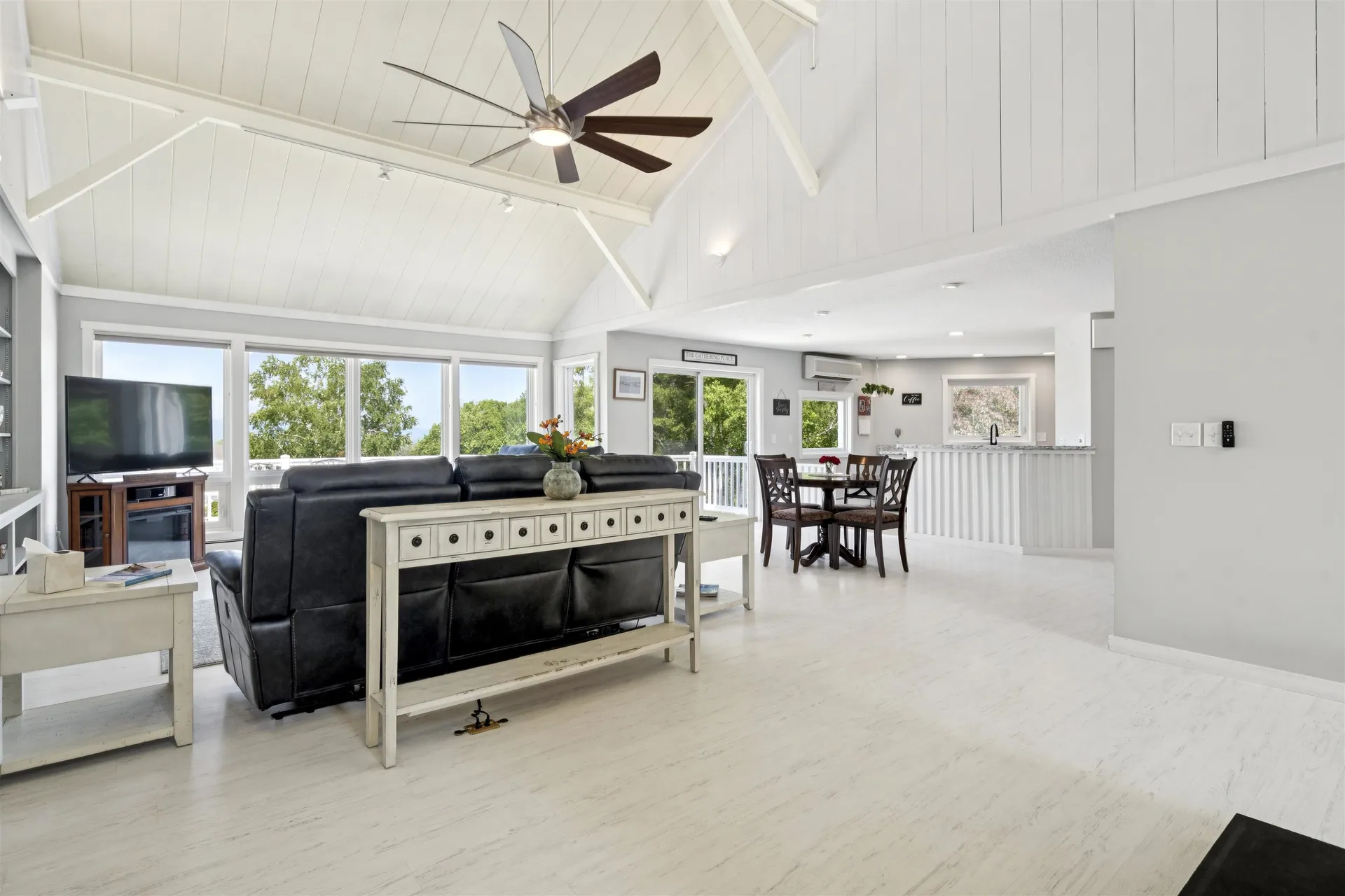 6 Beacon Hill Road Gilford NH 03249