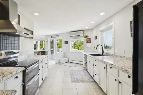6 Beacon Hill Road Gilford NH 03249