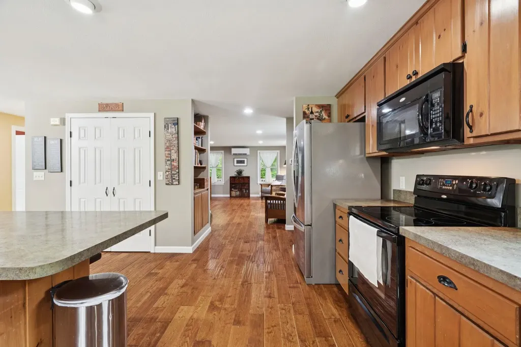 89 Valley Drive Gilford NH 03249