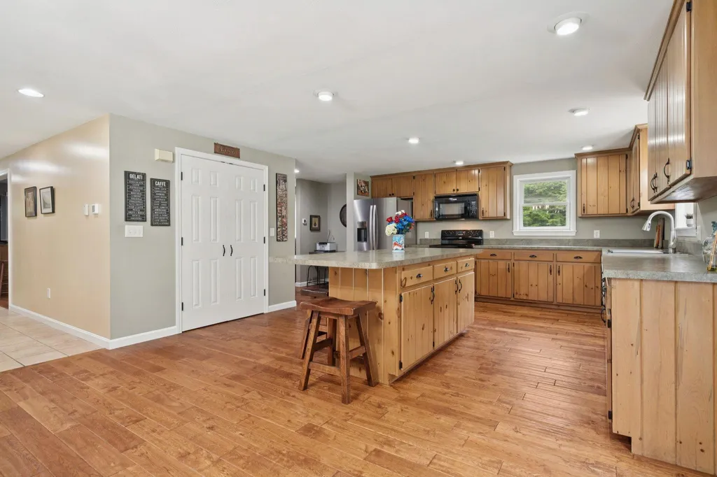 89 Valley Drive Gilford NH 03249