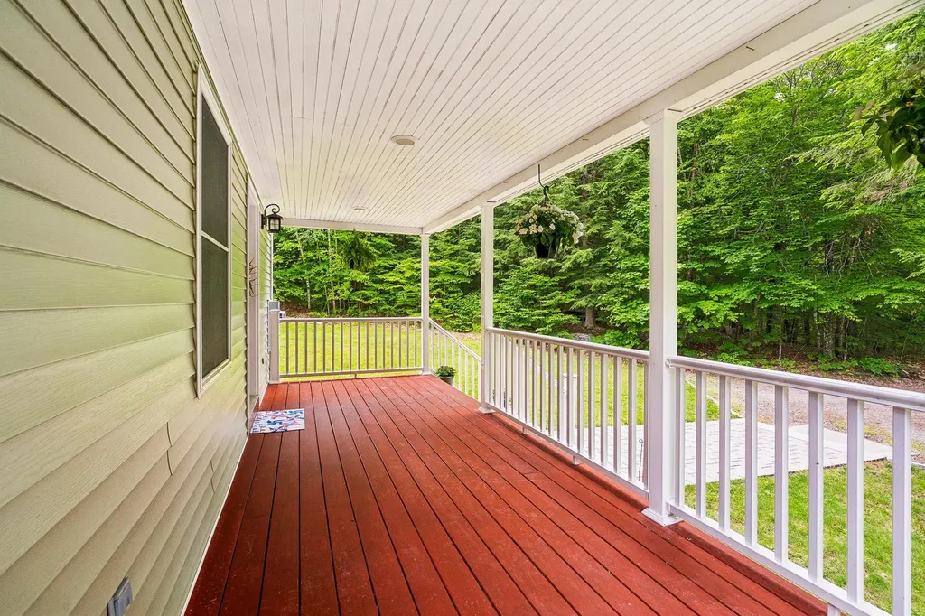 89 Valley Drive Gilford NH 03249