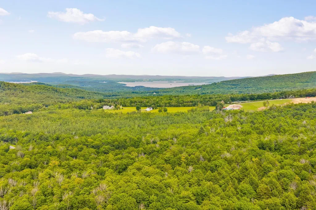 89 Valley Drive Gilford NH 03249
