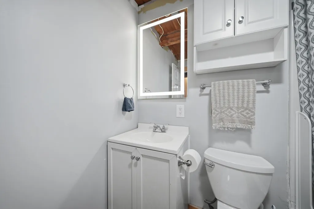 26 Bobolink Lane Hillsborough NH 03244