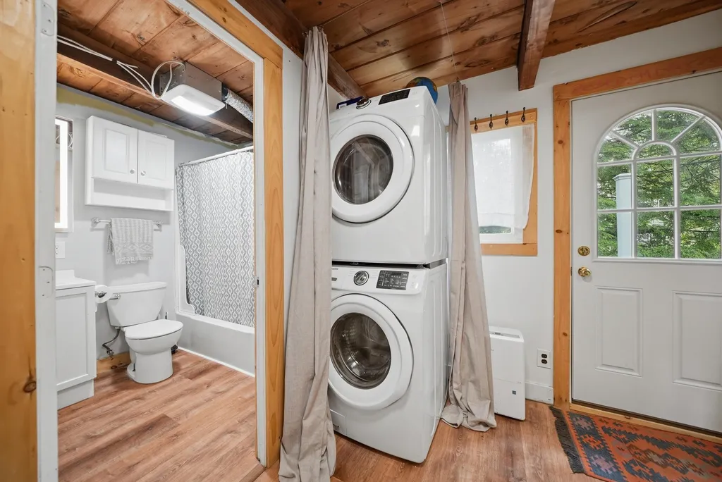 26 Bobolink Lane Hillsborough NH 03244