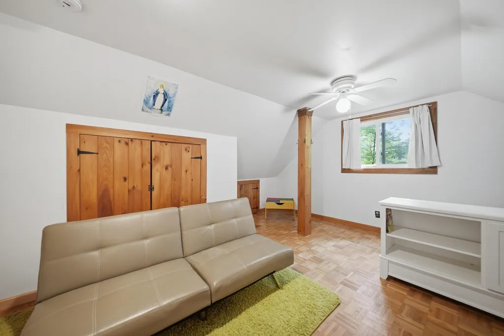 26 Bobolink Lane Hillsborough NH 03244