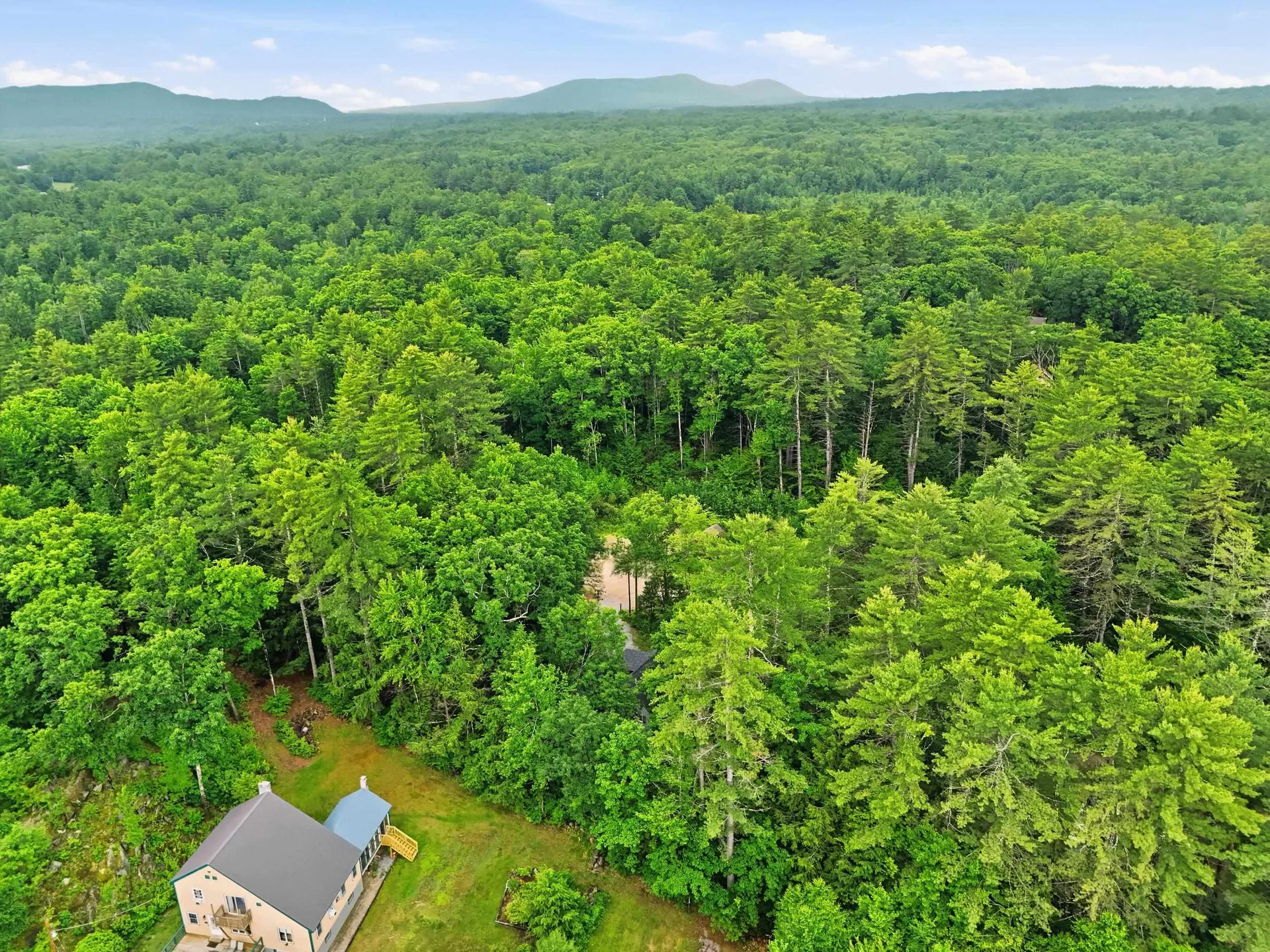 26 Bobolink Lane Hillsborough NH 03244