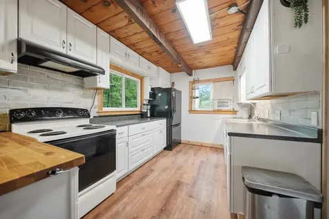 26 Bobolink Lane Hillsborough NH 03244