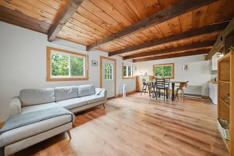 26 Bobolink Lane Hillsborough NH 03244