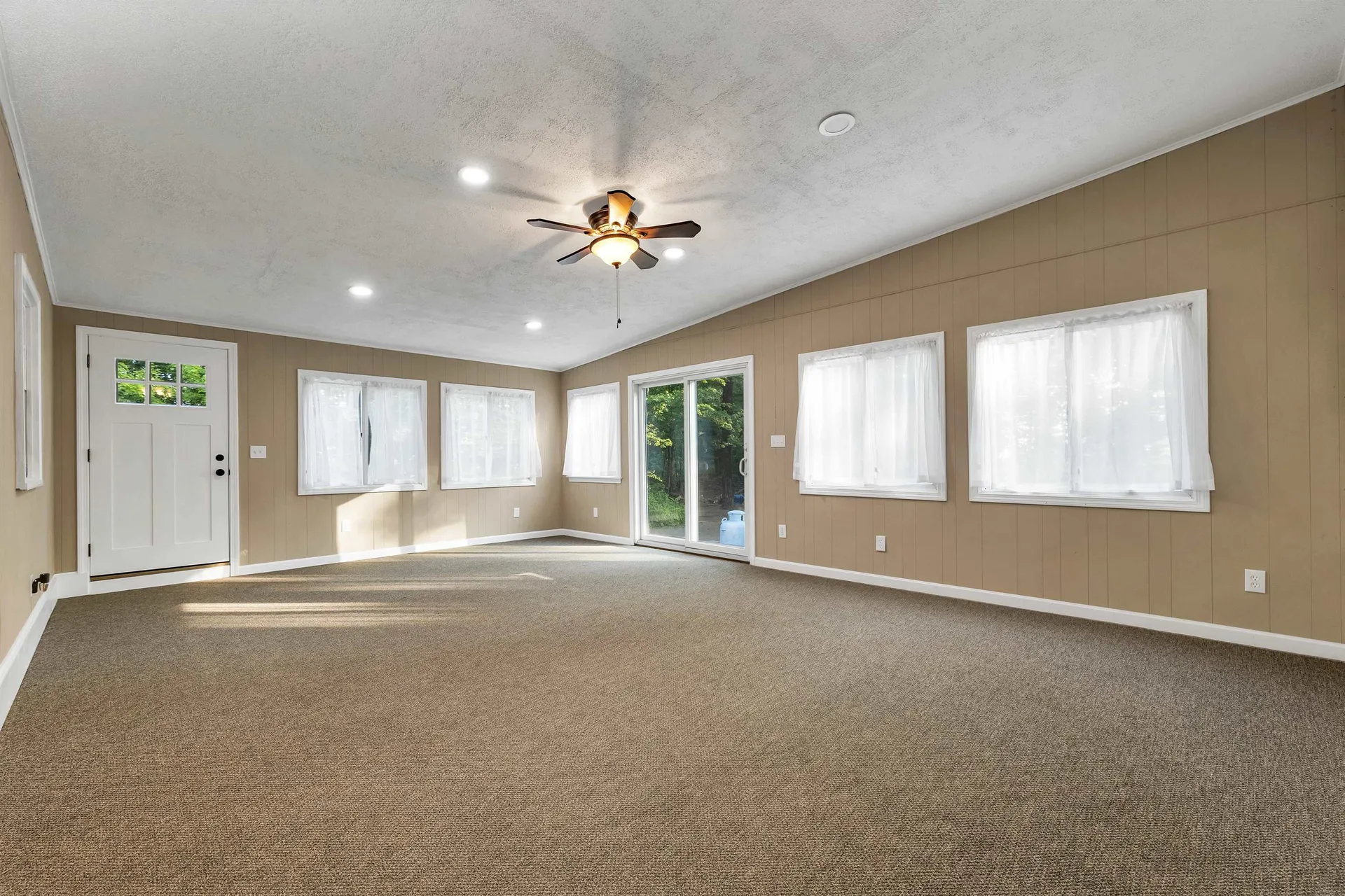 1 Mockingbird Hill Road Windham NH 03087