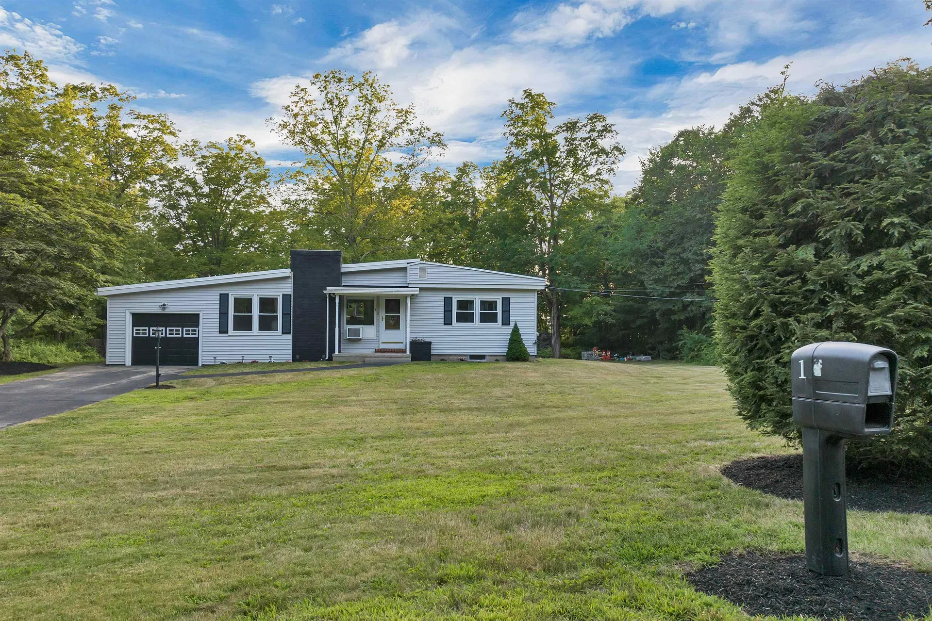 1 Mockingbird Hill Road Windham NH 03087
