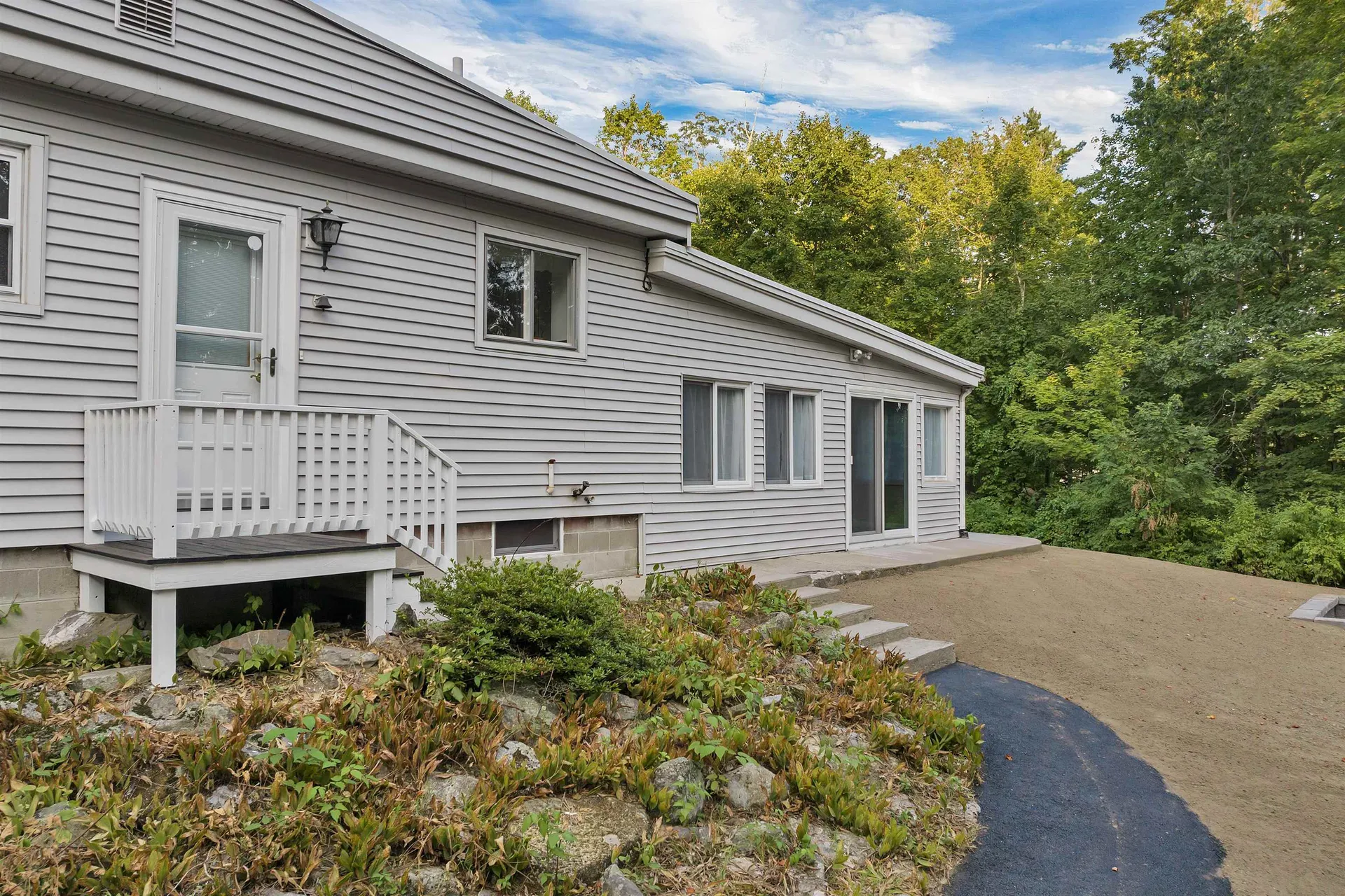 1 Mockingbird Hill Road Windham NH 03087