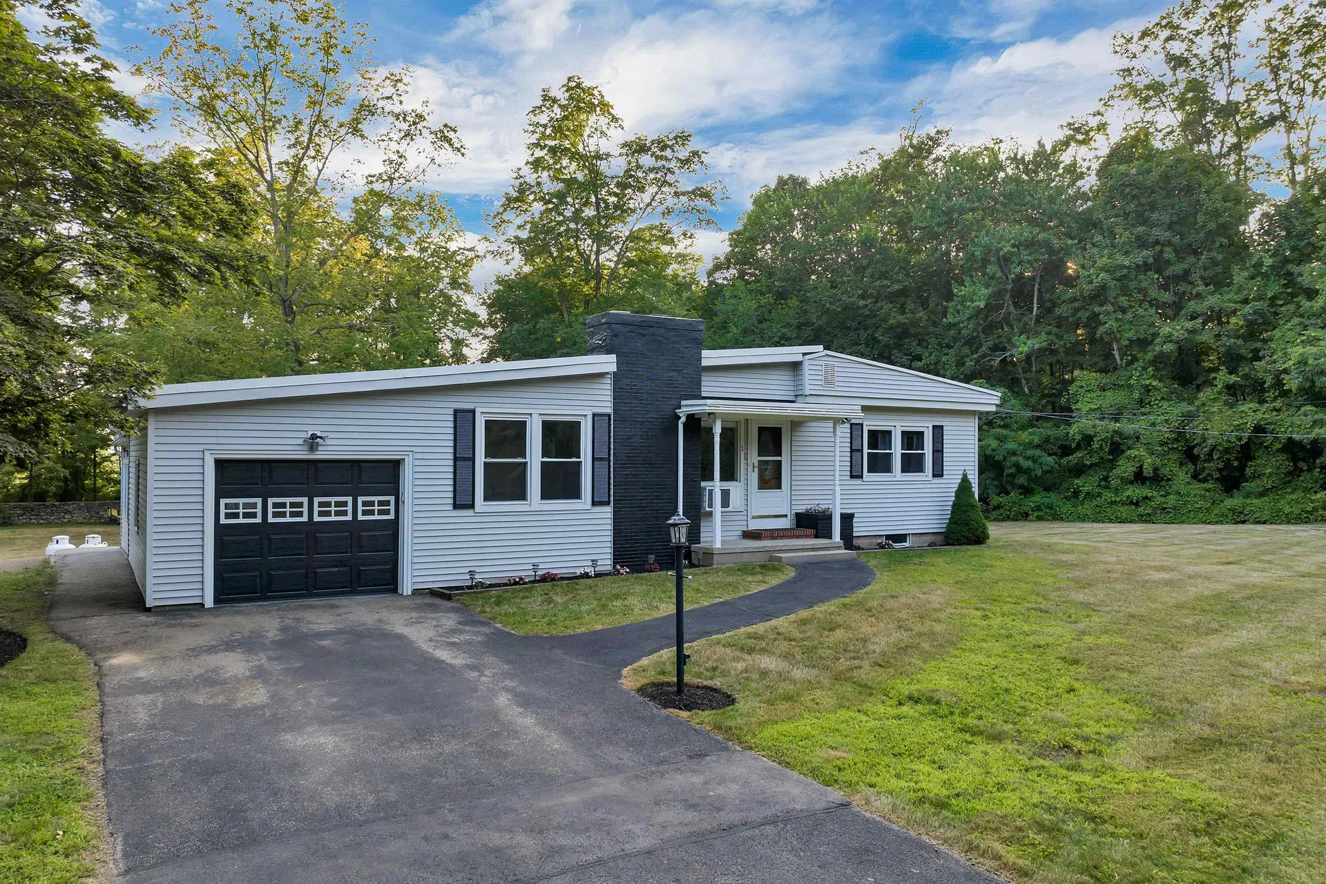 1 Mockingbird Hill Road Windham NH 03087
