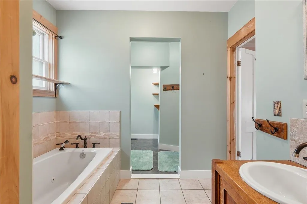 320 Charles Street Lyndon VT 05851