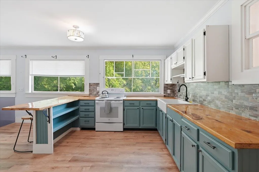 320 Charles Street Lyndon VT 05851