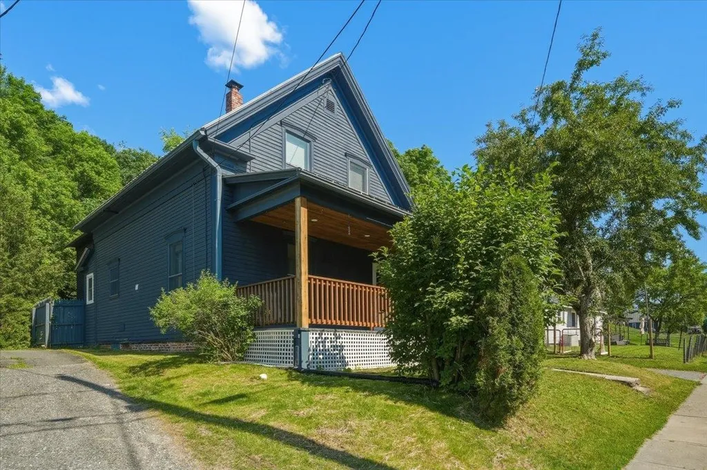 320 Charles Street Lyndon VT 05851