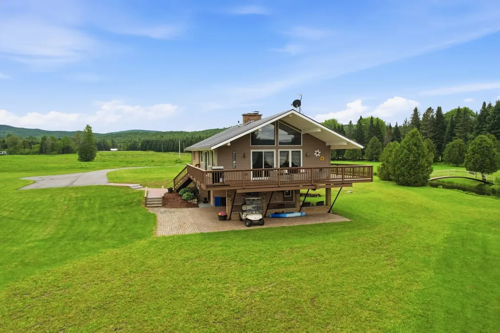 261 Song Bird Drive Canaan VT 05903