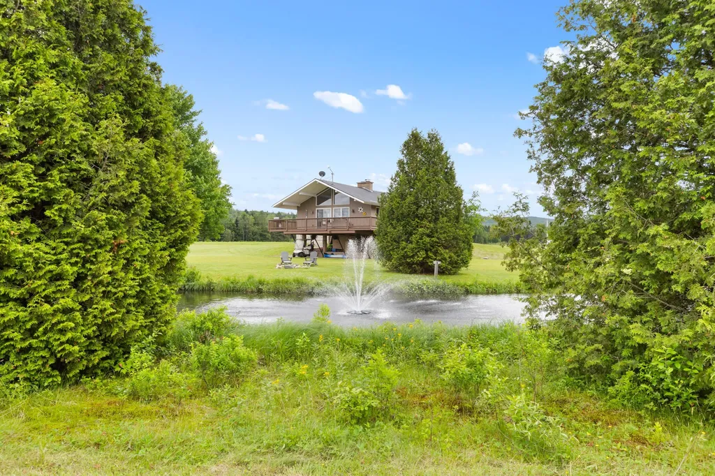 261 Song Bird Drive Canaan VT 05903
