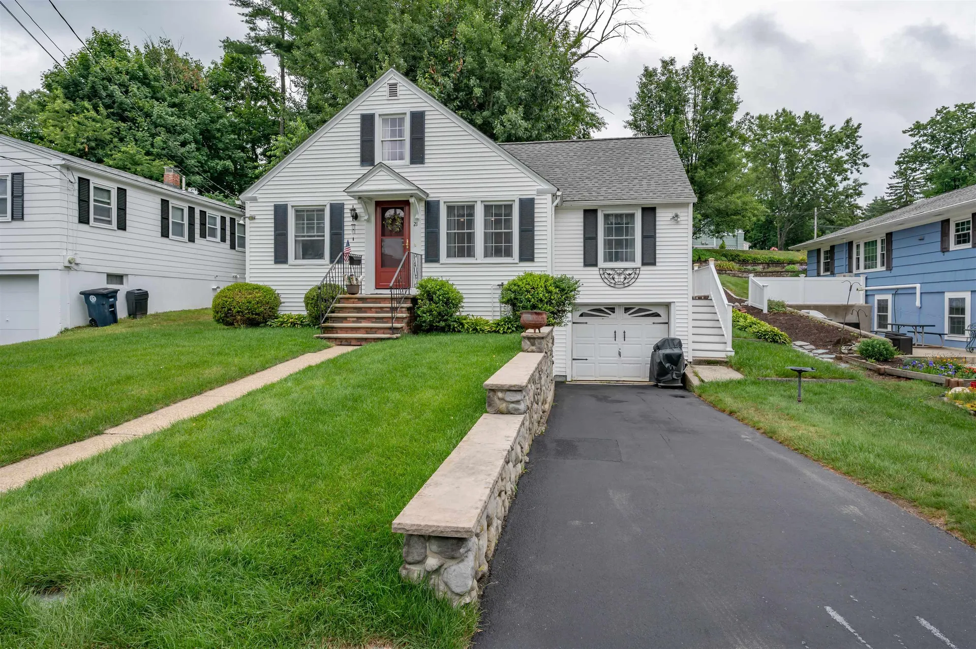 21 Charlotte Avenue Nashua NH 03064