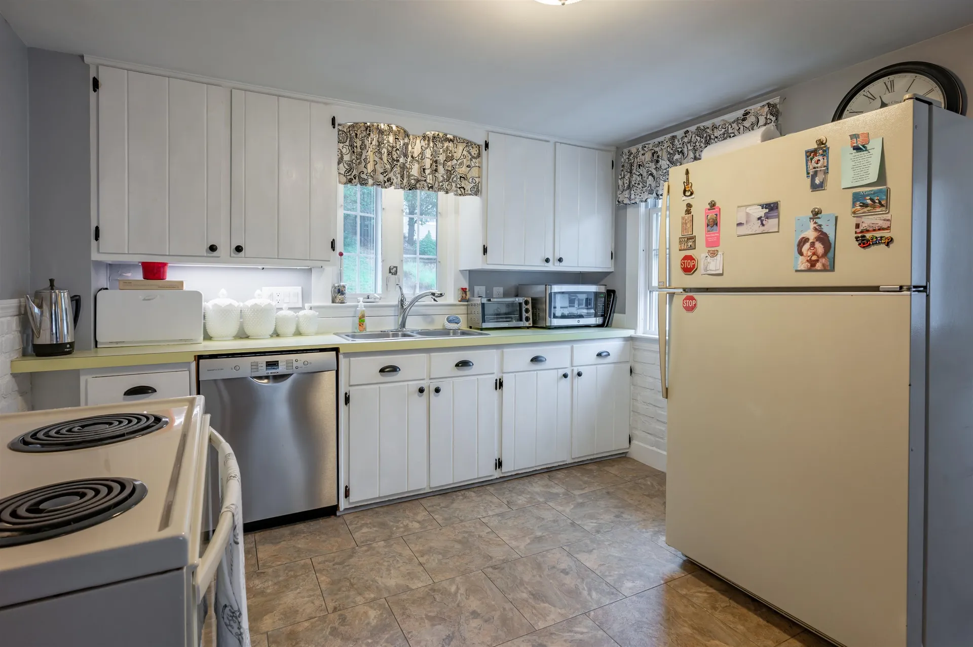 21 Charlotte Avenue Nashua NH 03064