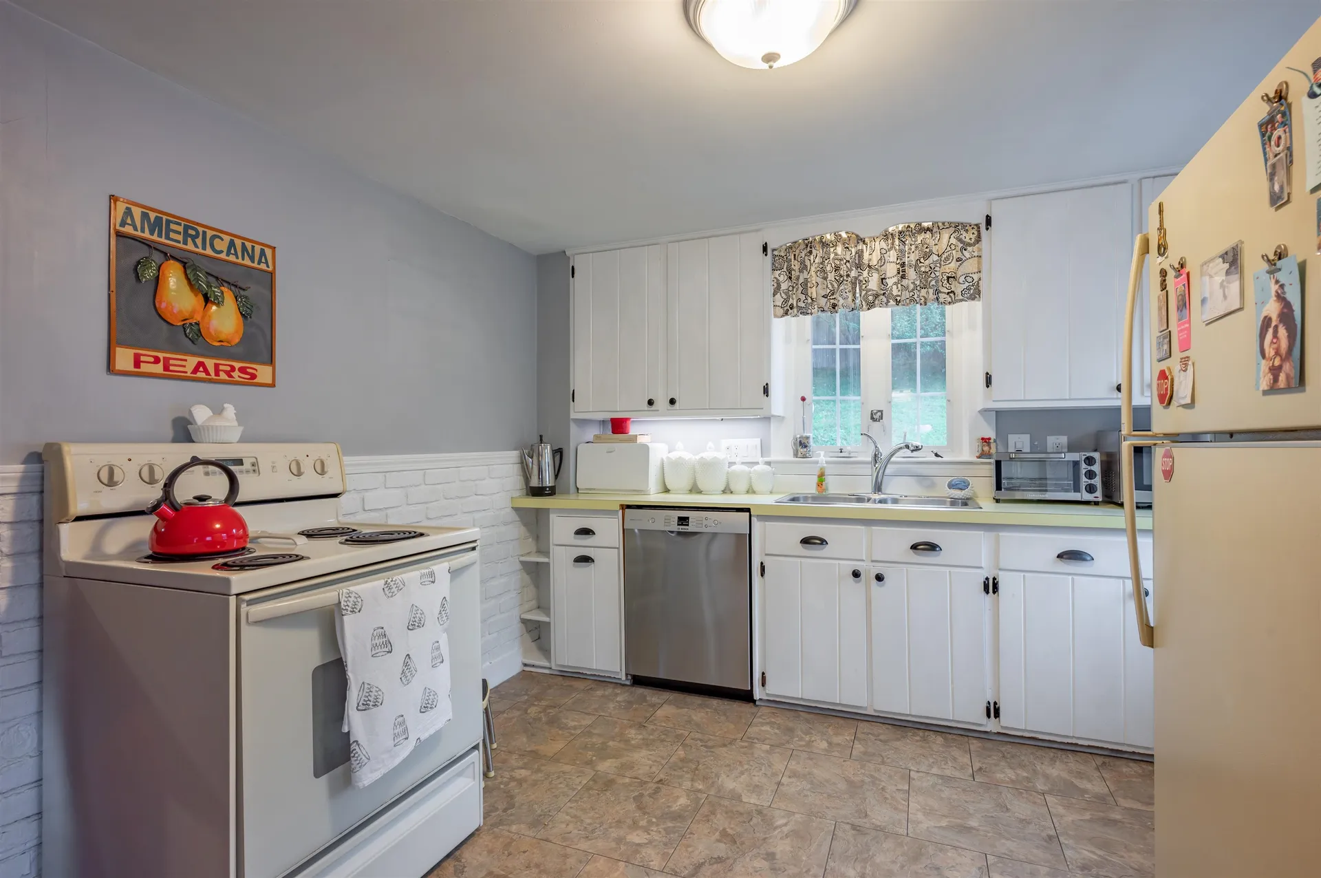 21 Charlotte Avenue Nashua NH 03064