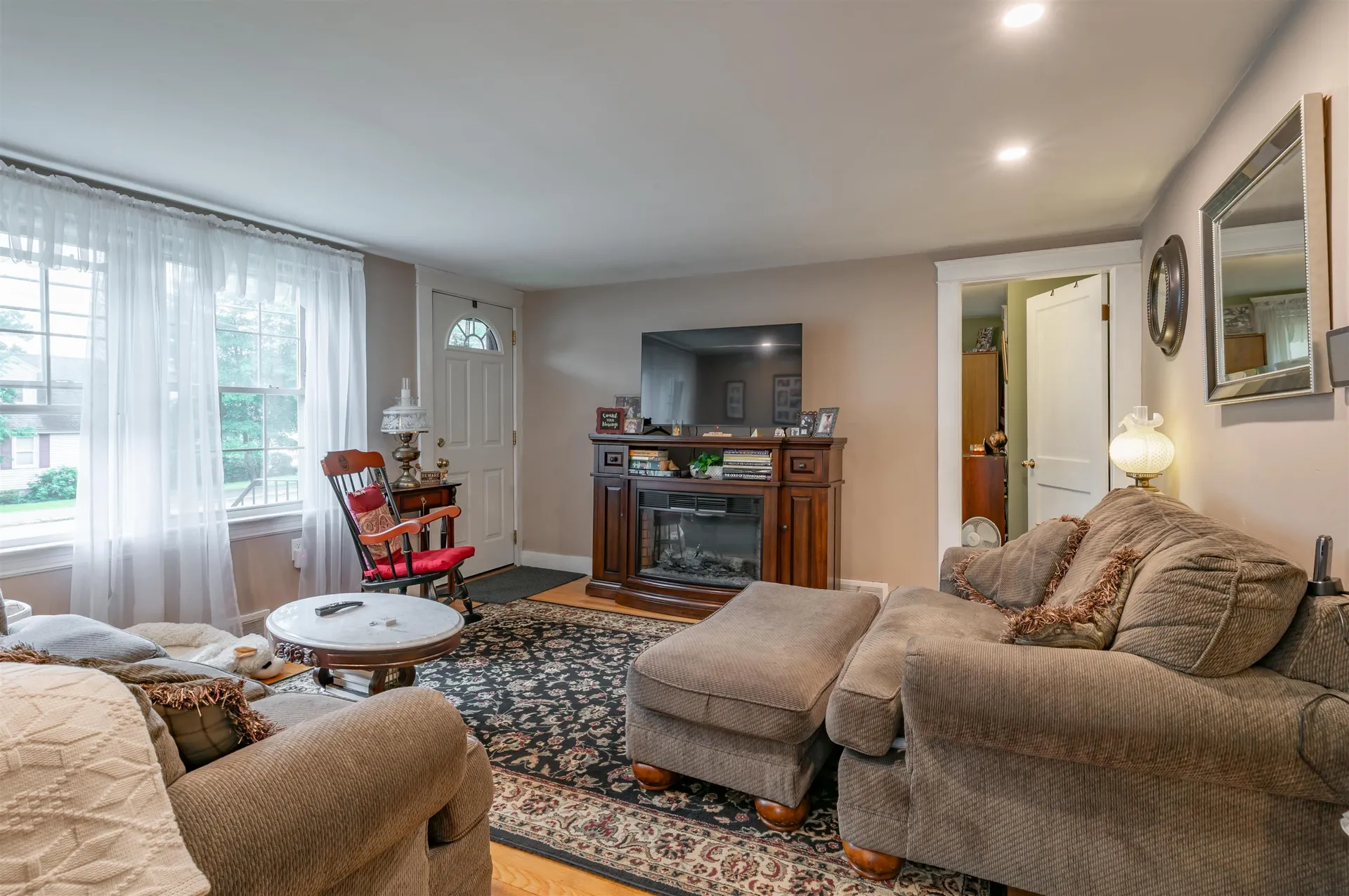 21 Charlotte Avenue Nashua NH 03064