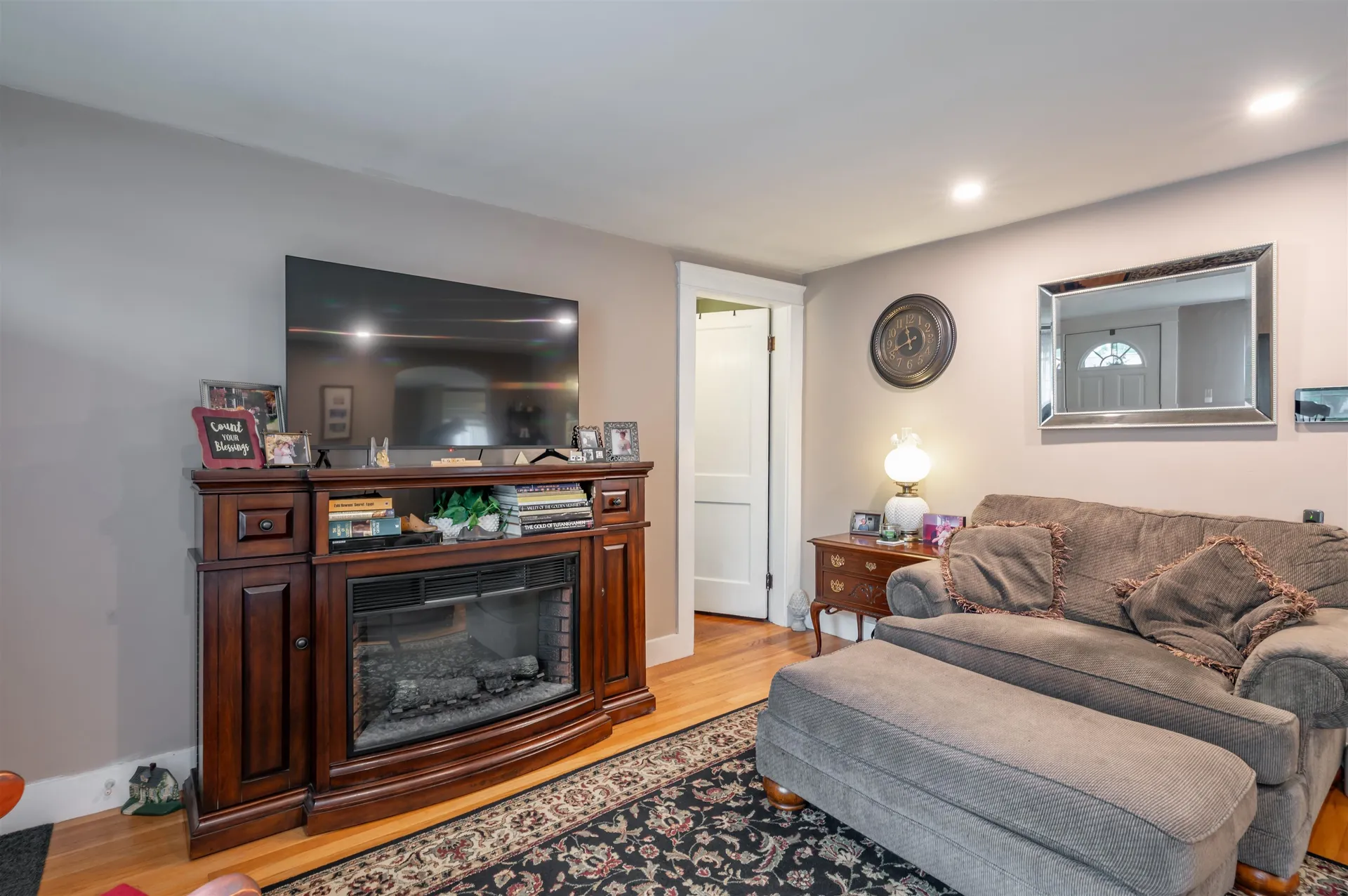 21 Charlotte Avenue Nashua NH 03064