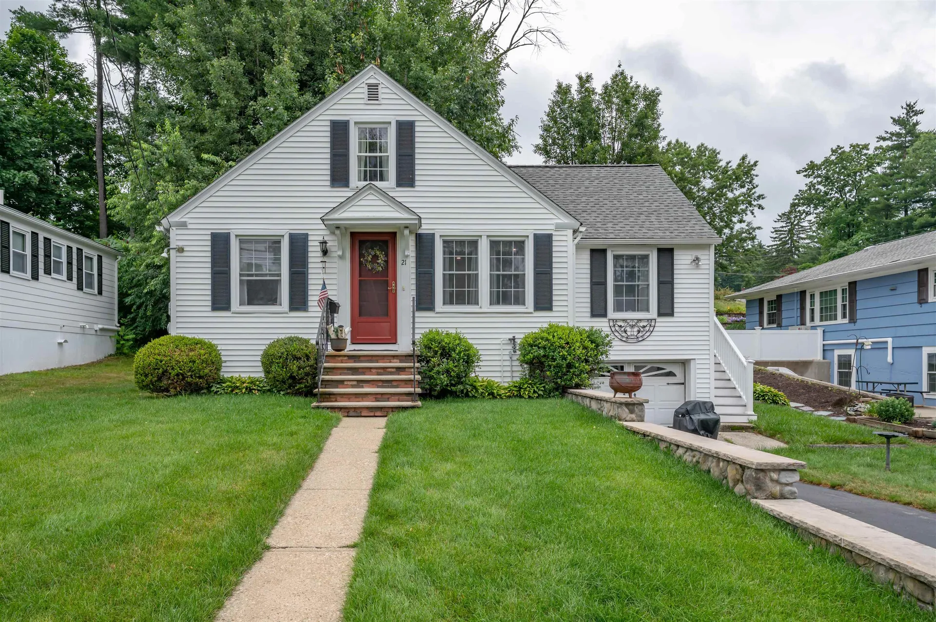 21 Charlotte Avenue Nashua NH 03064