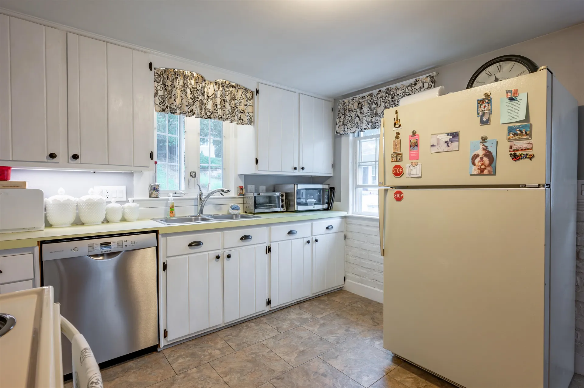 21 Charlotte Avenue Nashua NH 03064