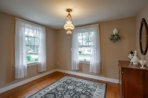 21 Charlotte Avenue Nashua NH 03064