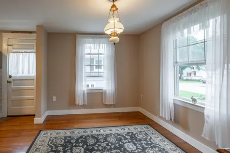 21 Charlotte Avenue Nashua NH 03064