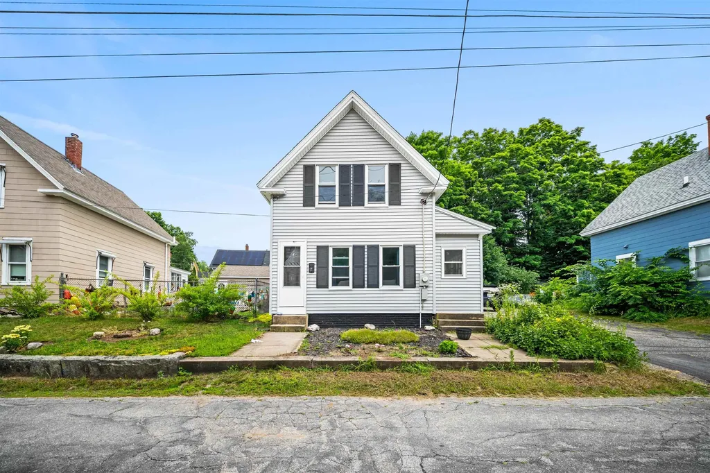 13 Crescent Street Farmington NH 03835