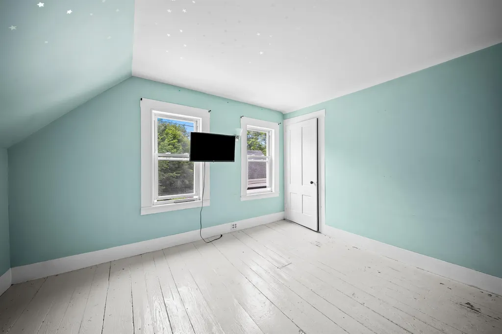 13 Crescent Street Farmington NH 03835