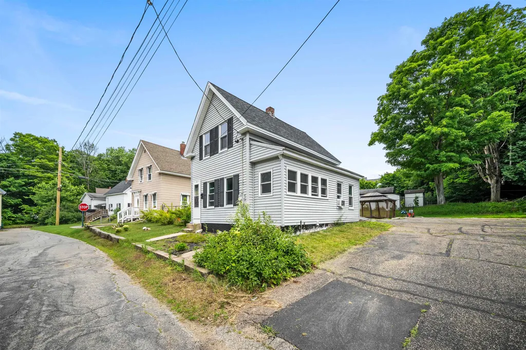 13 Crescent Street Farmington NH 03835
