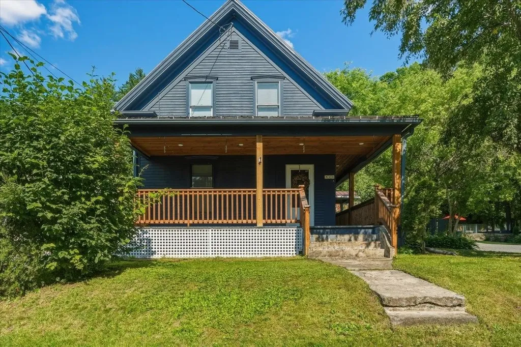 320 Charles Street Lyndon VT 05851