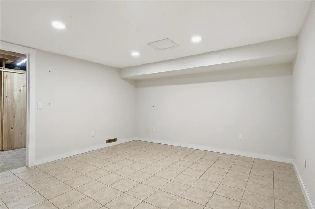 320 Charles Street Lyndon VT 05851