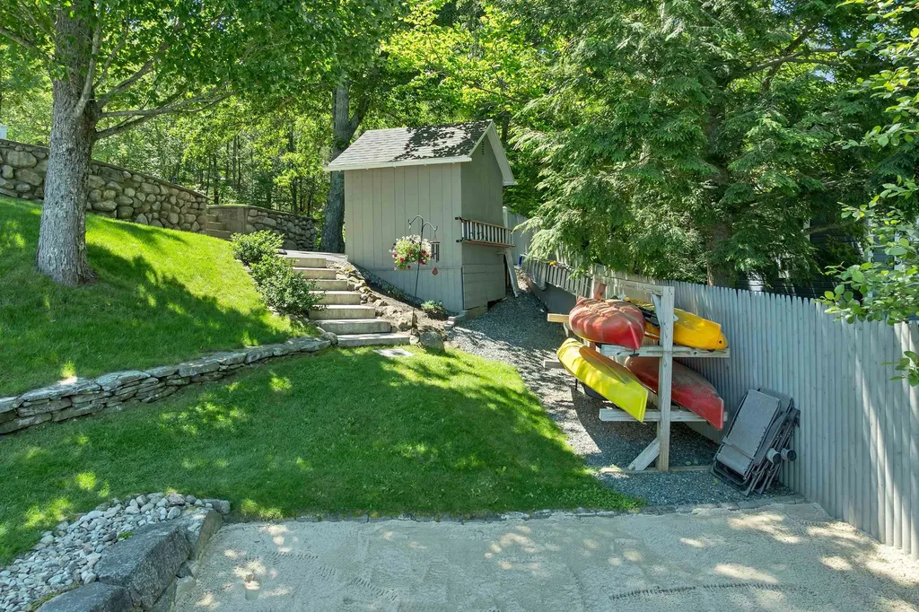 11 Farmington Road Alton NH 03810