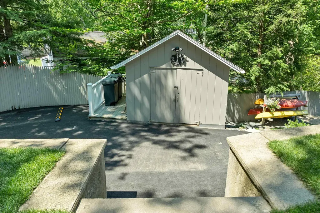 11 Farmington Road Alton NH 03810