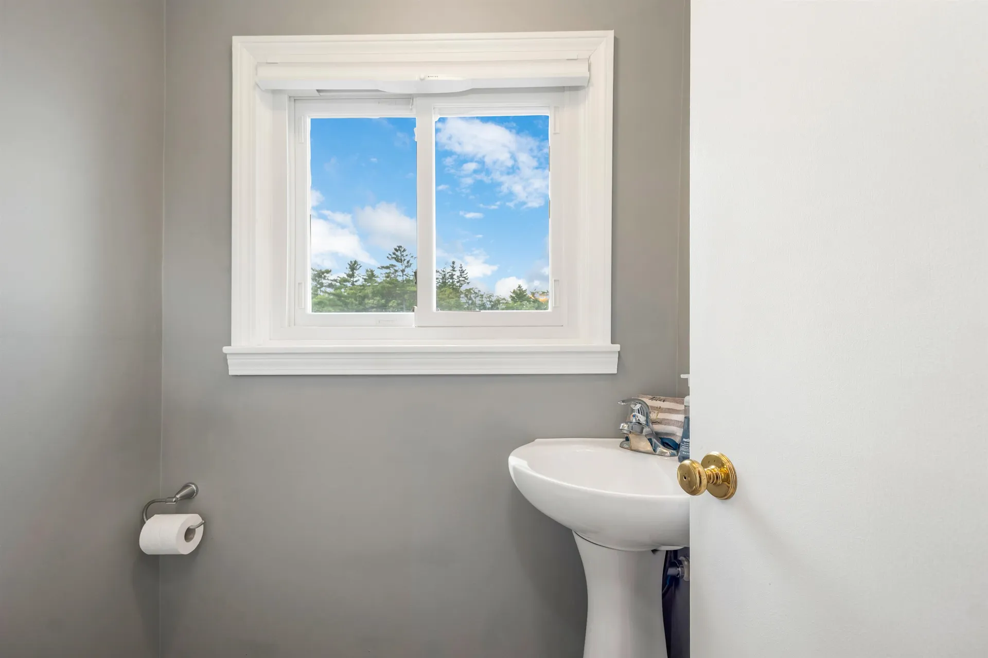 11 Farmington Road Alton NH 03810