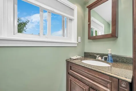 11 Farmington Road Alton NH 03810