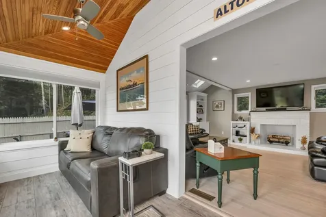 11 Farmington Road Alton NH 03810