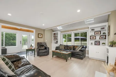 11 Farmington Road Alton NH 03810