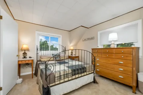11 Farmington Road Alton NH 03810