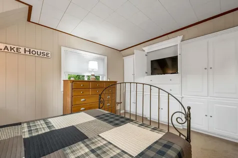 11 Farmington Road Alton NH 03810