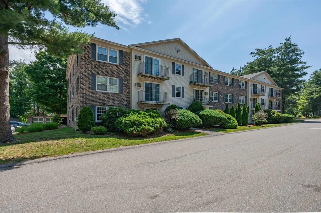 7 Autumn Leaf Drive Nashua NH 03060