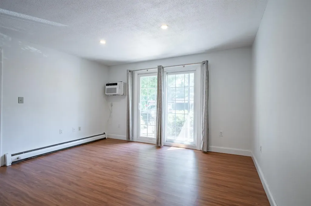 7 Autumn Leaf Drive Nashua NH 03060