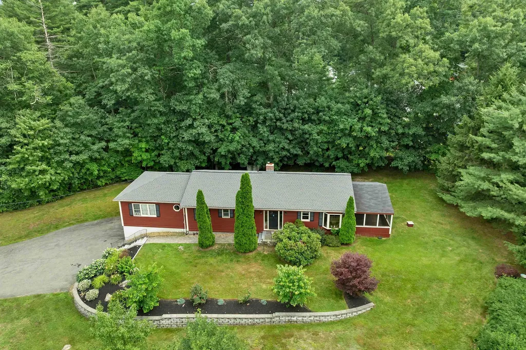 40 Coburn Avenue Nashua NH 03063