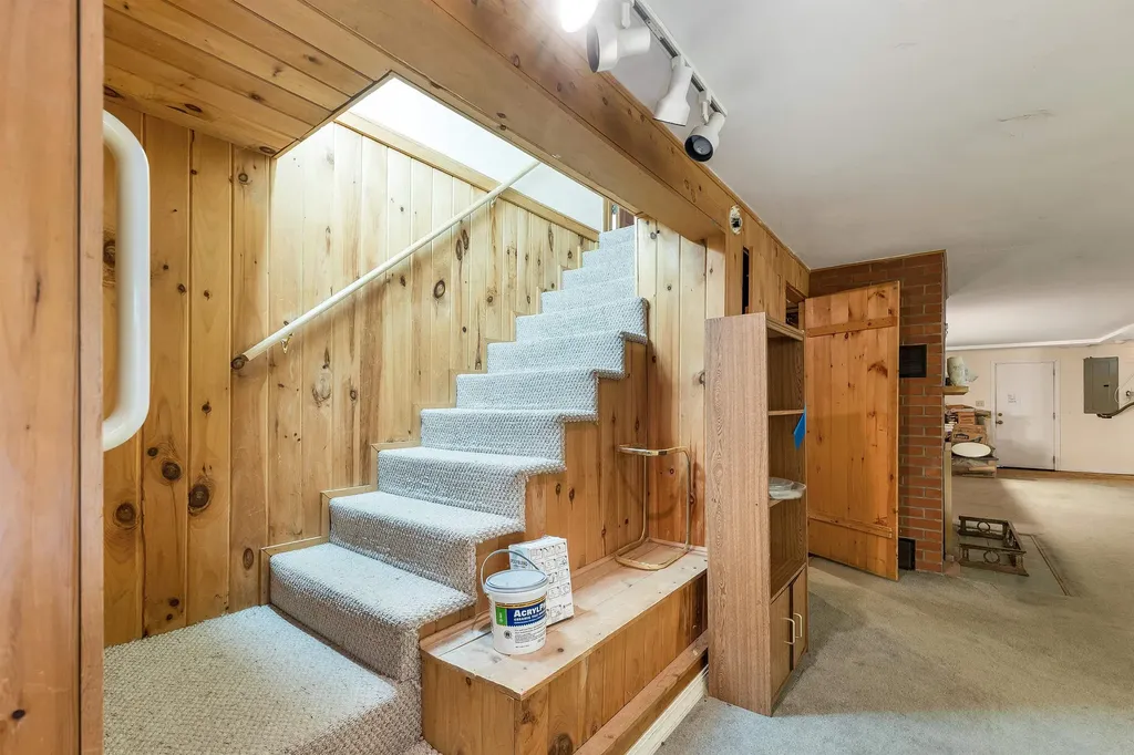 40 Coburn Avenue Nashua NH 03063